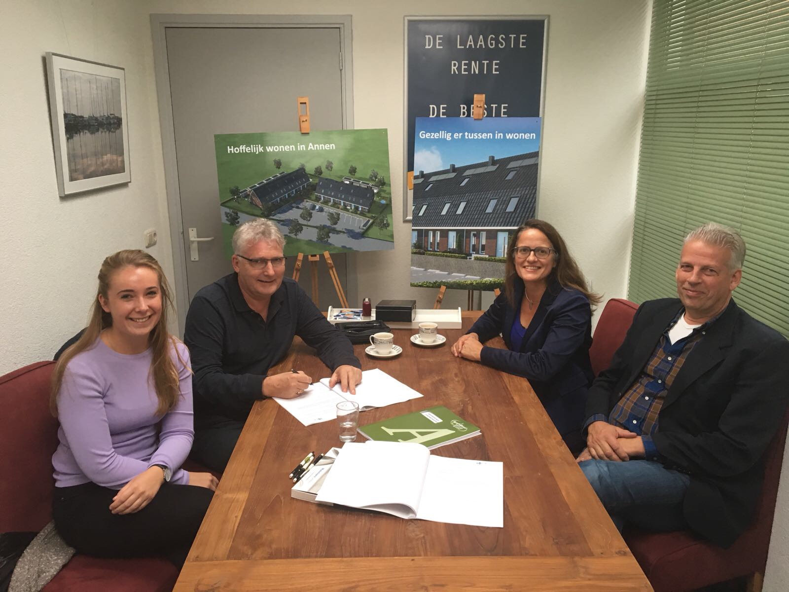 Eerste contracten project Smalwolde tekenen